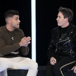 Pol Badía y Maestro Joao hablando en la gala 11 de 'GH VIP 7'