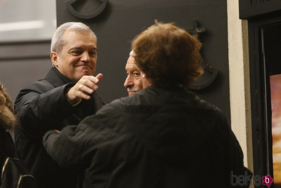 Ramón García en el funeral de su padre