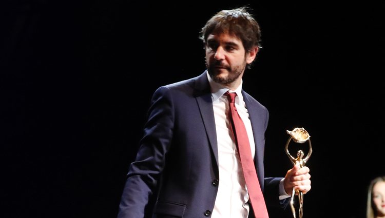 Juanra Bonet recogiendo un premio Antena de Oro 2019