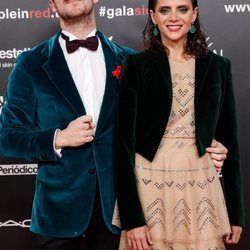 Macarena Gómez y Aldo Comas en la gala People in Red 2019