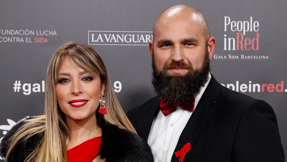 Gisela y su pareja en la gala People in Red 2019