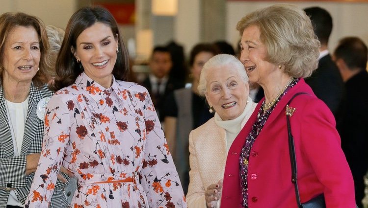 La Reina Letizia y la Reina Sofía, muy cómplices en el Rastrillo Nuevo Futuro 2019