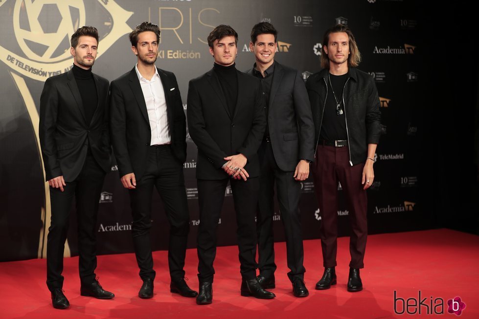 El grupo de Dvcio en la alfombra roja de los Premios Iris 2019