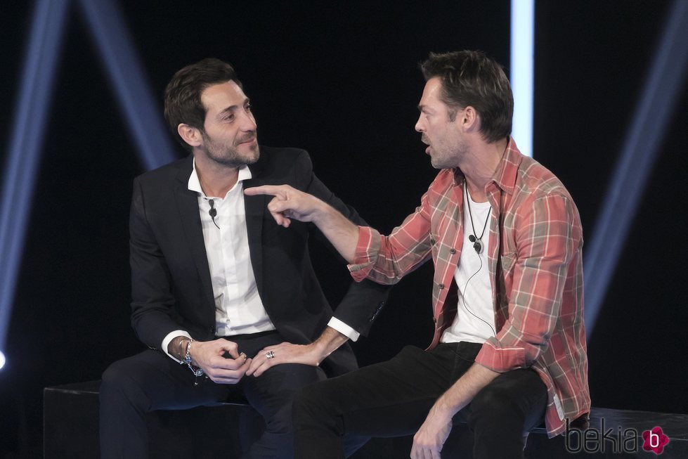 Antonio David Flores y Hugo Castejón discutiendo en la sala de expulsión en la gala 12 de 'GH VIP 7'