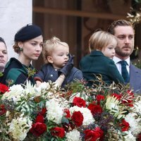 Pierre Casiraghi y Beatrice Borromeo con sus hijos Stefano y Francesco y con Tatiana Santo Domingo en el Día Nacional de Mónaco 2019