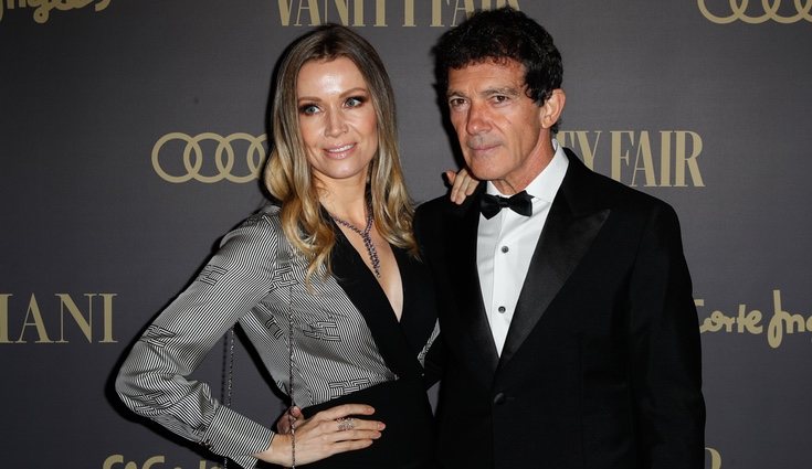 Antonio Banderas junto a su novia, Nicole Kimpel, en la 'Fiesta Personaje del año Vanity Fair 2019'