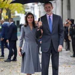 Los Reyes llegando a la entrega de premios del Observatorio contra la violencia doméstica y de género