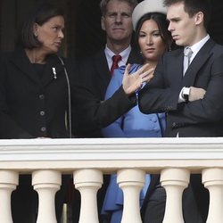 Estefanía de Mónaco con su hijo Louis Ducruet, su nuera Marie Chevallier, y su primo John Kelly en el Día Nacional de Mónaco 2