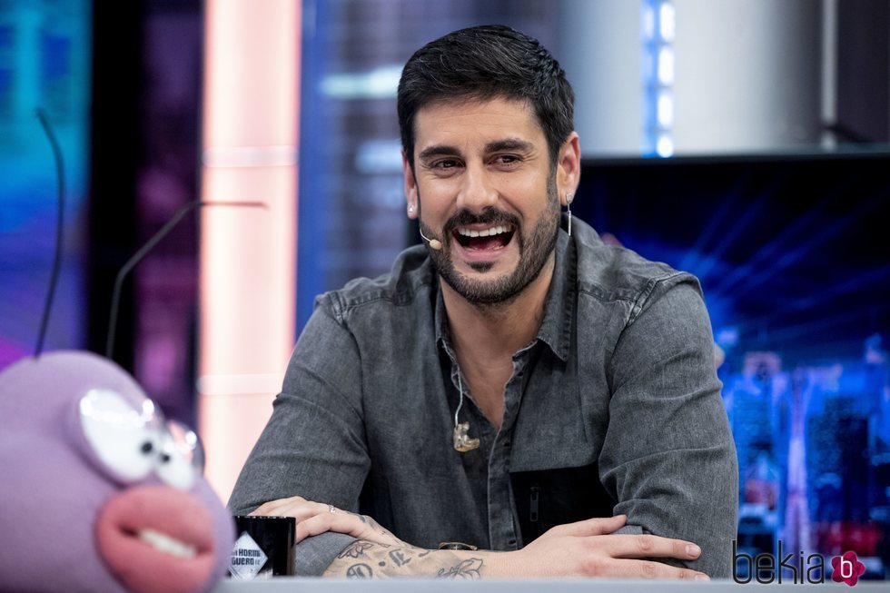 Melendi presentando en 'El hormiguero' su nuevo álbum '10:20:40'