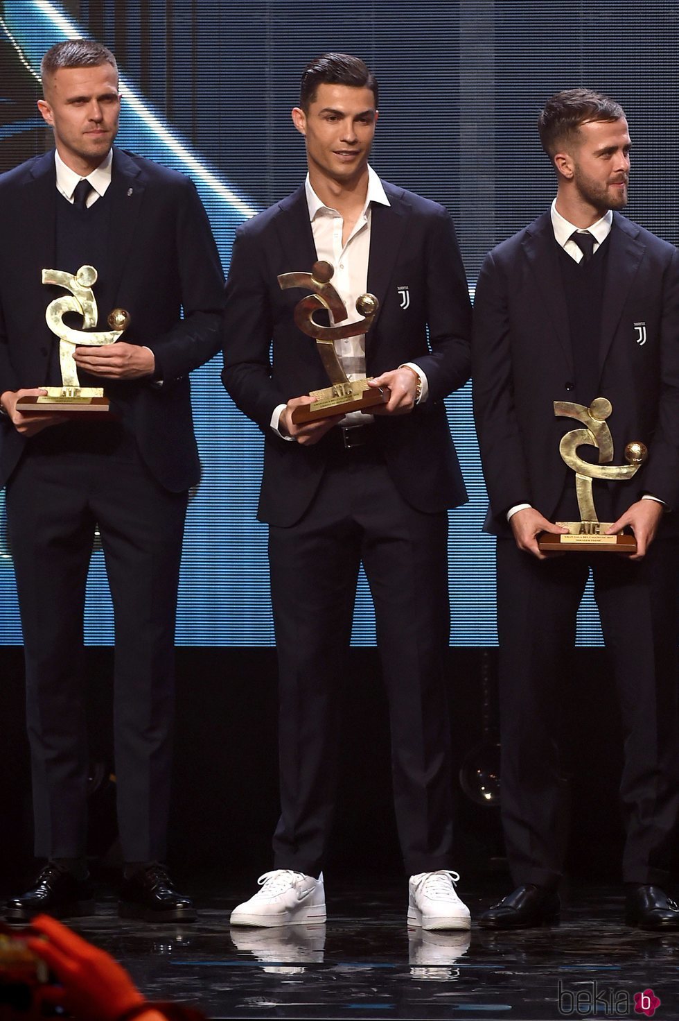 Cristiano Ronaldo recibiendo su premio en la Gala del Calcio 2019