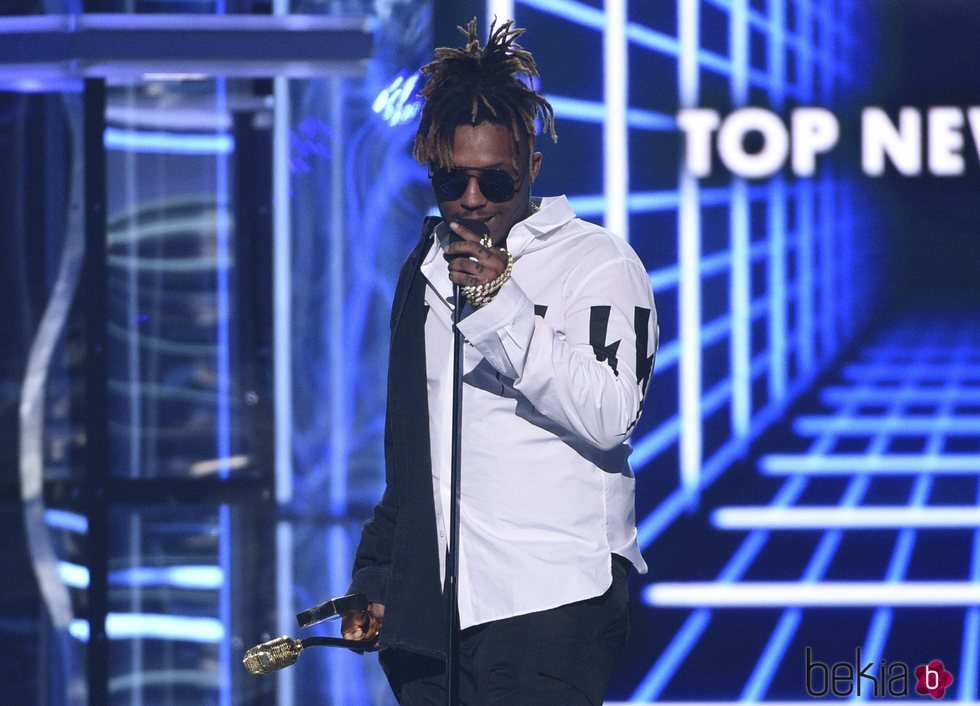 Juice Wrld recogiendo su Billboard 2019