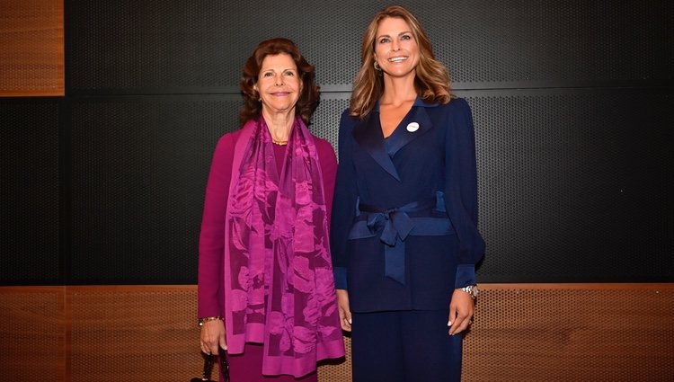 Silvia de Suecia y Magdalena de Suecia en los Premios Childhood 2019