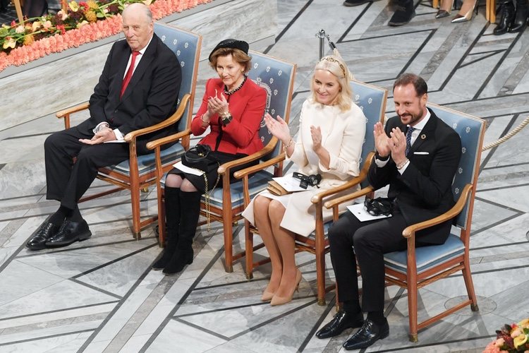 Harald y Sonia de Noruega y Haakon y Mette-Marit de Noruega en el Nobel de la Paz 2019