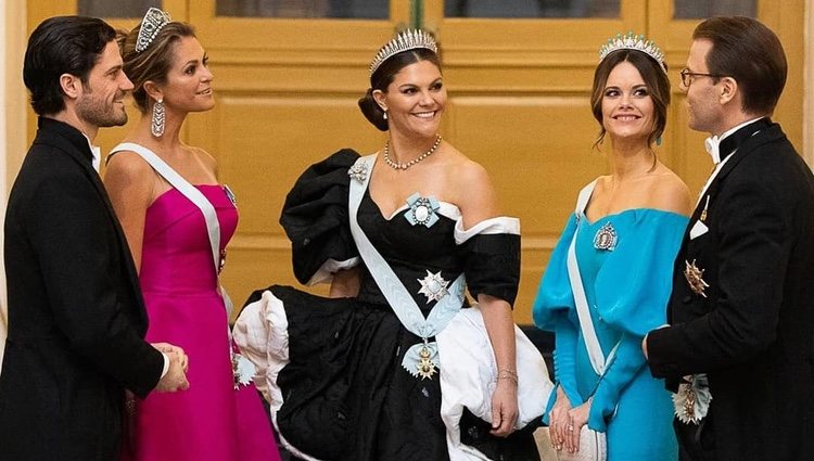 Victoria y Daniel de Suecia, Carlos Felipe de Suecia y Sofia Hellqvist y Magdalena de Suecia en los Nobel 2019