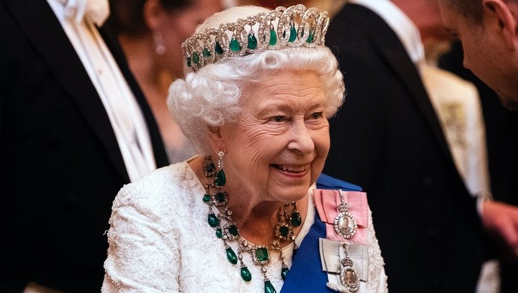 La Reina Isabel en la recepción al cuerpo diplomático en el Palacio de Buckingham