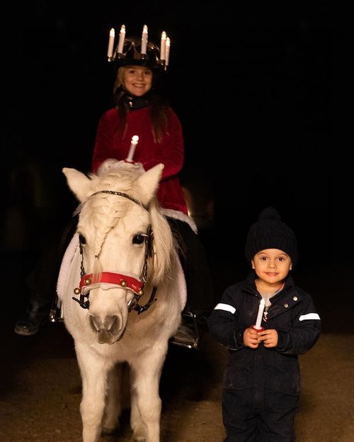 Estela y Oscar de Suecia celebrando Santa Lucía 2019