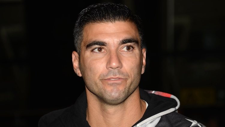 José Antonio Reyes en el aeropuerto de Shangai