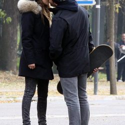 Miguel Ángel Silvestre y Blanca Suárez, dos enamorados patinando