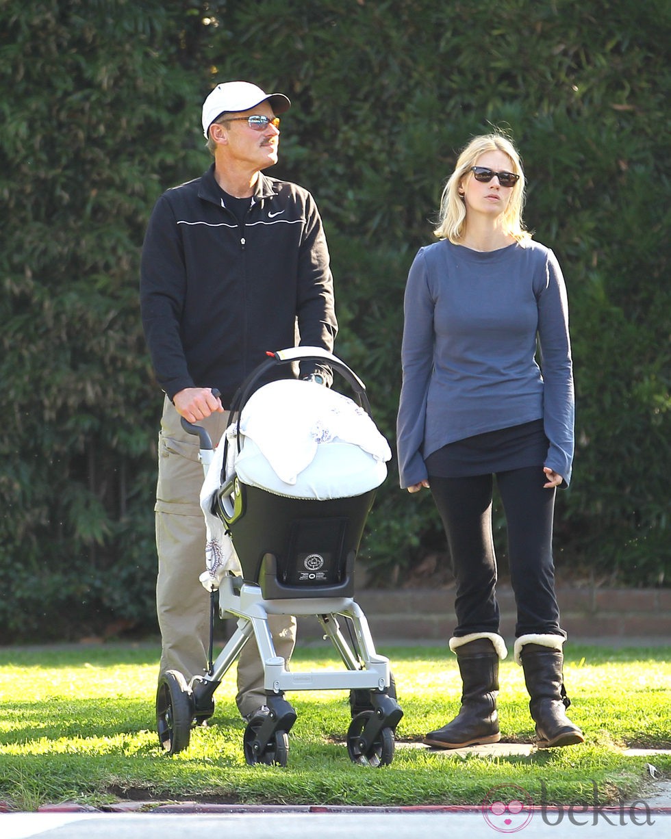 January Jones con su hijo Xander Dane