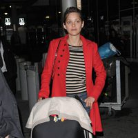 Marion Cotillard sale a pasear con su hijo 