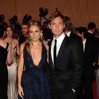 Sienna Miller y Jude Law