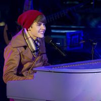 Justin Bieber da la bienvenida al 2012 actuando en Times Square