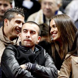 Cristiano Ronaldo e Irina Shayk en el baloncesto