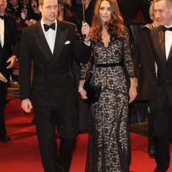 Los Duques de Cambridge en el estreno de 'Caballo de Batalla' en Londres