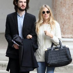 Sienna Miller y Tom Sturridge