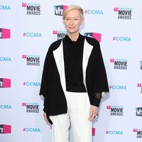 Tilda Swinton en los premios Critics Choice 2012