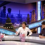 Pablo Motos y Maxi Iglesias se divierten con Trancas y Barrancas en 'El hormiguero'