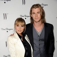 Elsa Pataky y Chris Hemsworth en la fiesta W Magazine