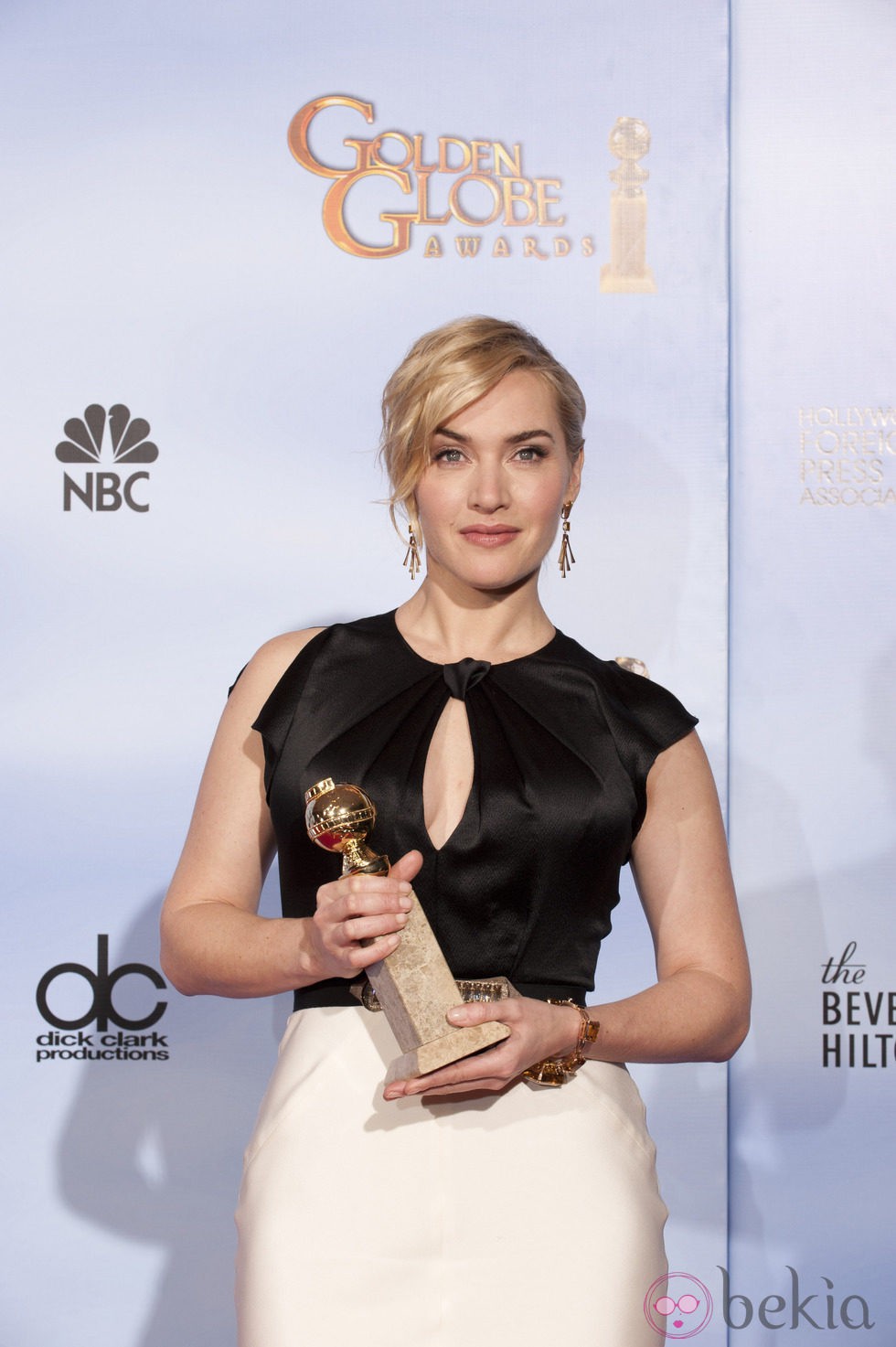 Kate Winslet posa con su Globo de Oro 2012