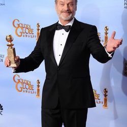 Kelsey Grammer posa con su Globo de Oro 2012