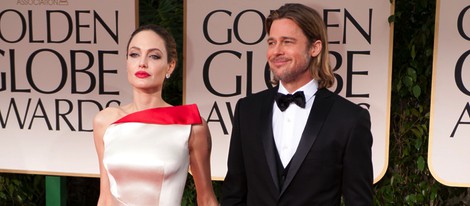 Angelina Jolie y Brad Pitt en la alfombra roja de los Globos de Oro 2012