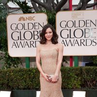 Katharine McPhee en la alfombra roja de los Globos de Oro 2012