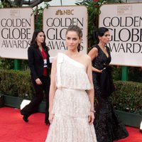 Amanda Peet en la alfombra roja de los Globos de Oro 2012