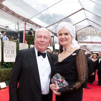 Julian Fellowes en la alfombra roja de los Globos de Oro 2012