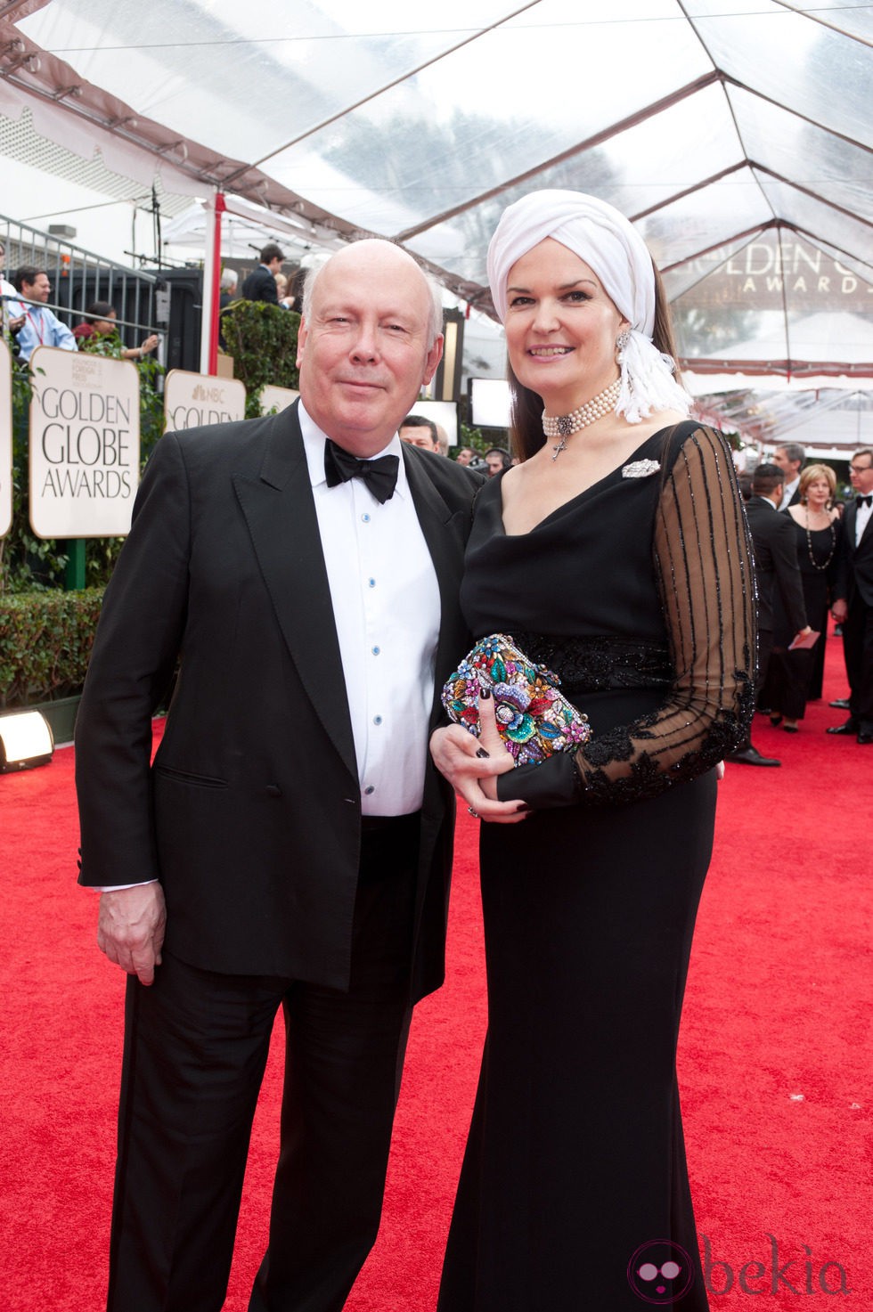 Julian Fellowes en la alfombra roja de los Globos de Oro 2012