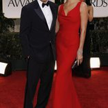 George Clooney y Stacy Kleiber en la alfombra roja de los Globos de Oro 2012