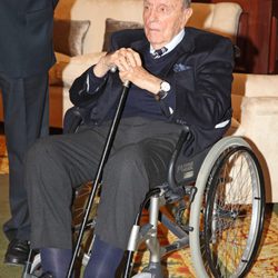 Manuel Fraga en silla de ruedas