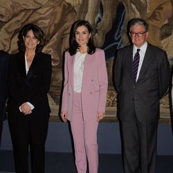 La Reina Letizia visitando la 'La otra Corte' en el Palacio Real de Madrid