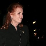 Sarah Ferguson acudiendo a la fiesta de compromiso de su hija la Princesa Beatriz de York y Edoardo Mapelli