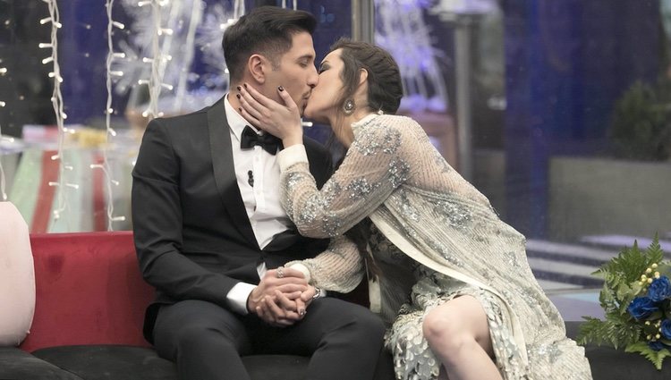 Adara y Gianmarco besándose en la gala final de 'GH VIP 7'