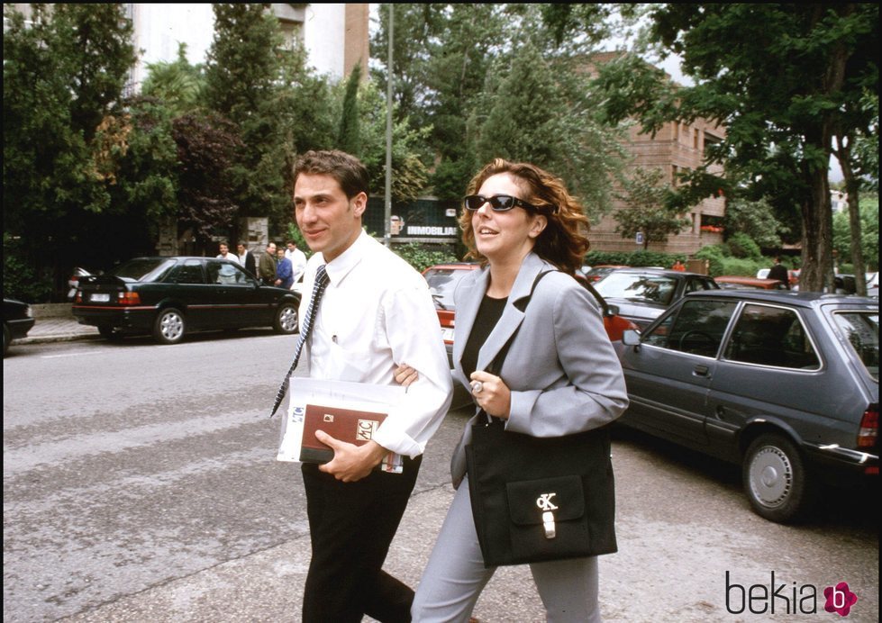 Antonio David Flores y Rocío Carrasco por las calles de Madrid