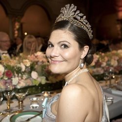 Victoria de Suecia con la Tiara Napoleónica en los Premios Nobel 2016