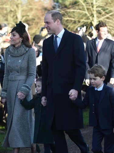 Los Duques de Cambridge con sus hijos Jorge y Carlota en la Misa de Navidad 2019