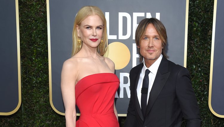 Nicole Kidman y Keith Urban en la alfombra roja de los Globos de Oro 2020