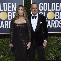 Tom Hanks y Rita Wilson en la alfombra roja de los Globos de Oro 2020