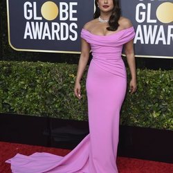 Priyanka Chopra en la alfombra roja de los Globos de Oro 2020